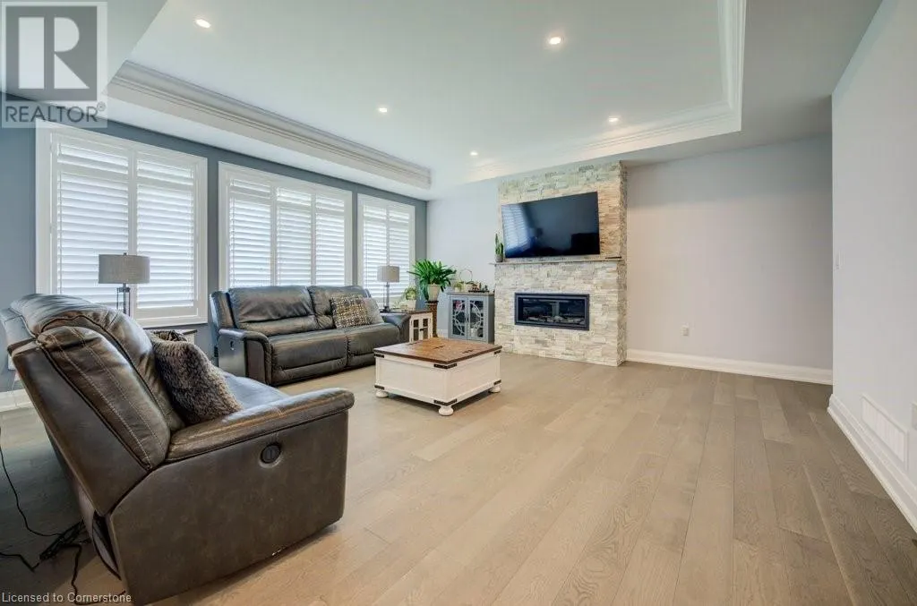 1211 WOODBURN Road