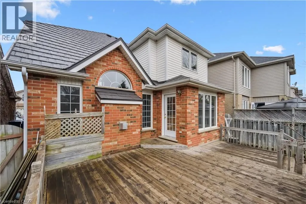 60 CAMM Crescent
