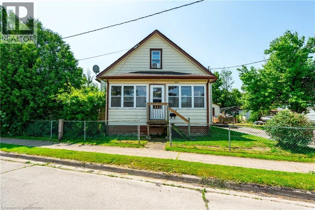 1024 RAILROAD Avenue