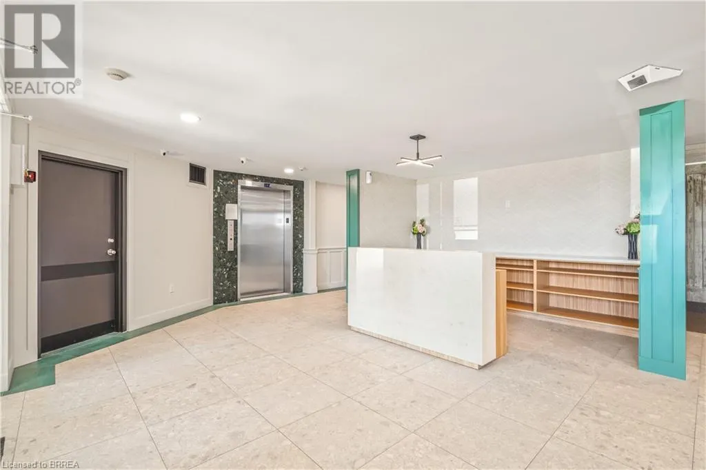 421 FAIRVIEW Drive Unit# 301, #301