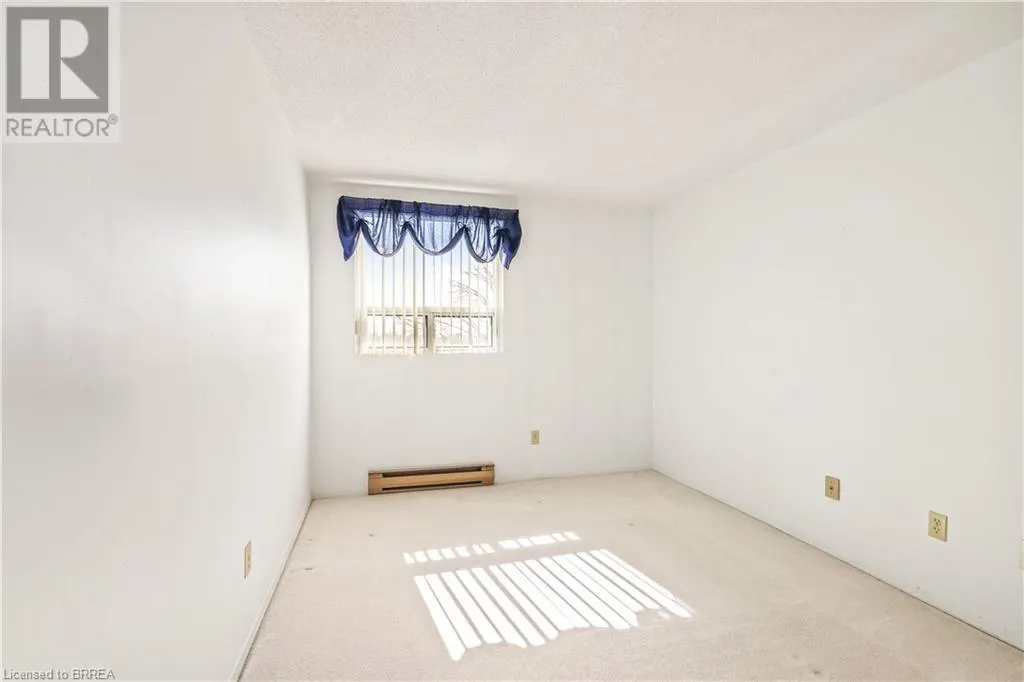 421 FAIRVIEW Drive Unit# 301, #301