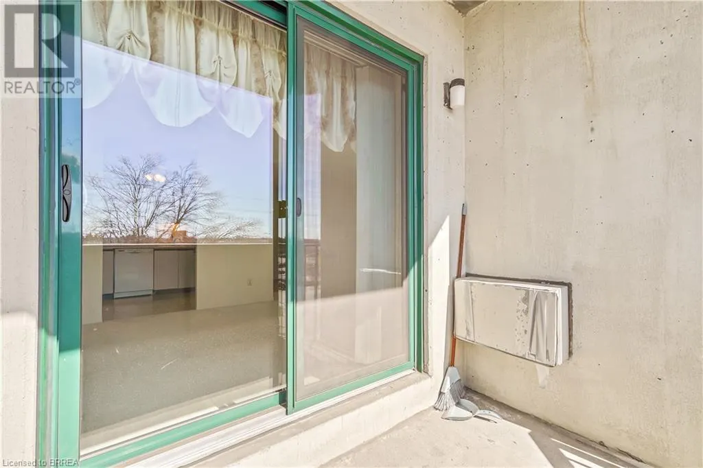 421 FAIRVIEW Drive Unit# 301, #301