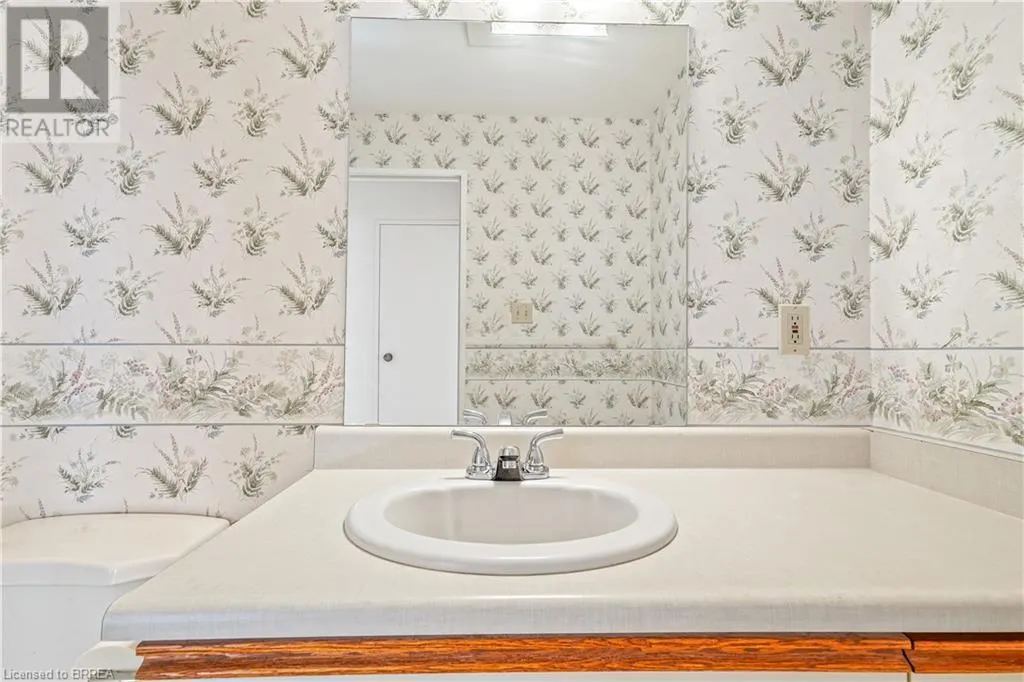421 FAIRVIEW Drive Unit# 301, #301
