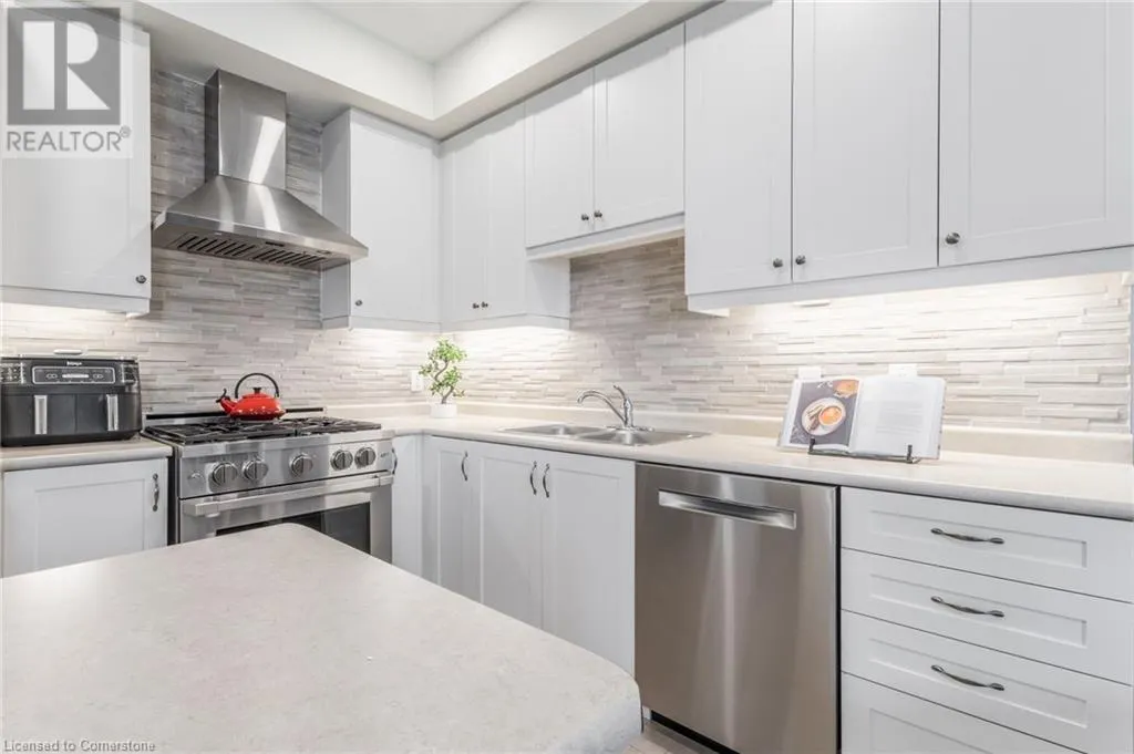 41 FOOTHILLS Lane