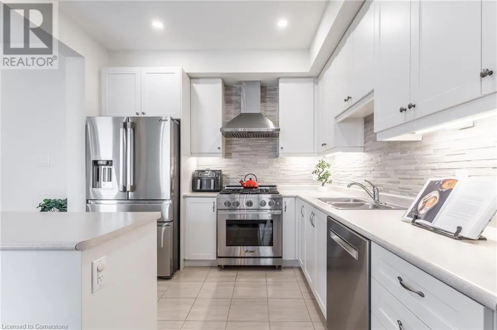 41 FOOTHILLS Lane
