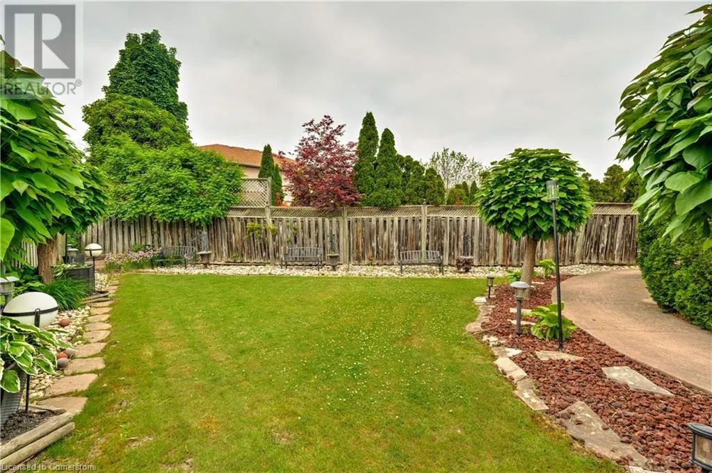 9 SUGARBERRY Court