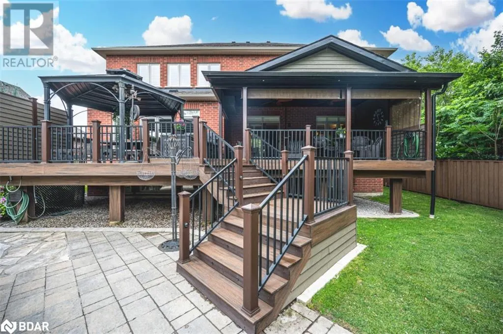 31 PLUNKETT Court