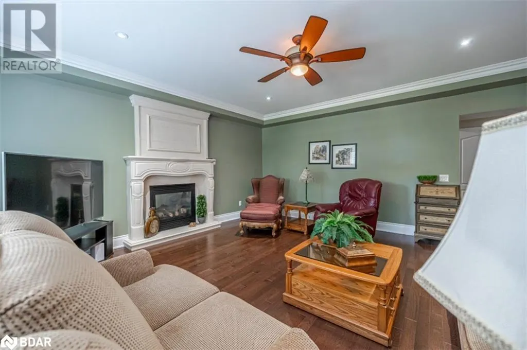 31 PLUNKETT Court