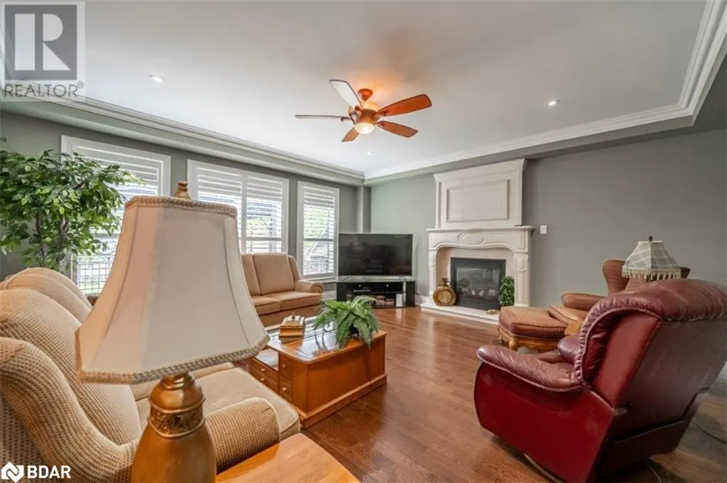 31 PLUNKETT Court