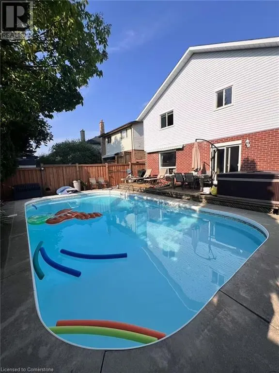 43 NISKA Drive