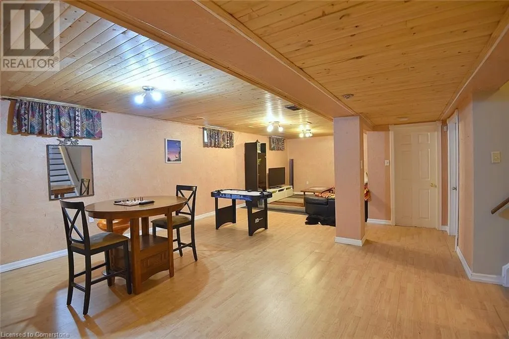 43 NISKA Drive