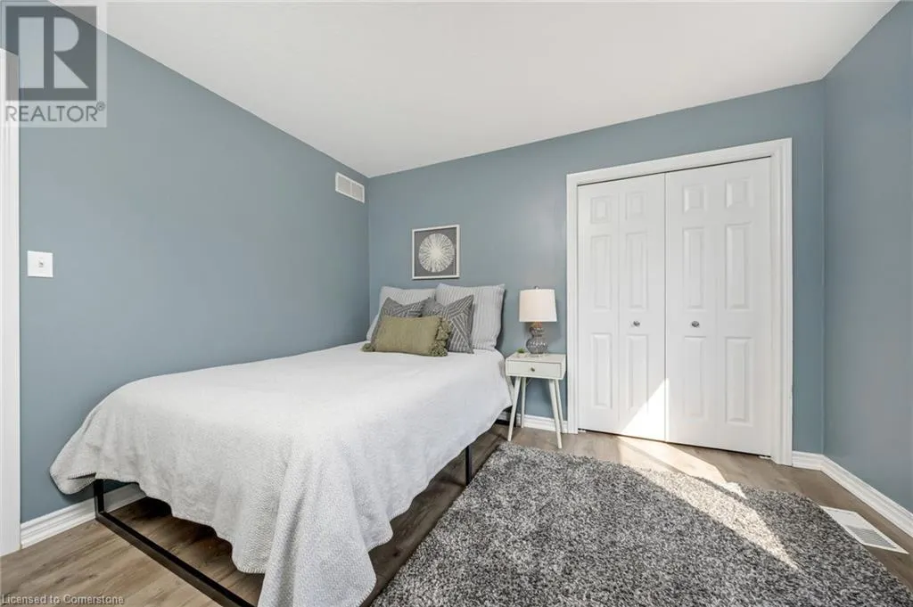 237 RIDGE TOP Crescent