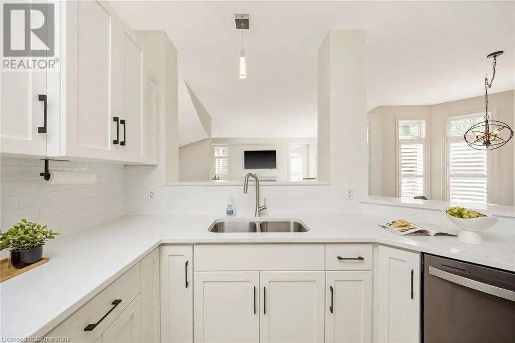 237 RIDGE TOP Crescent