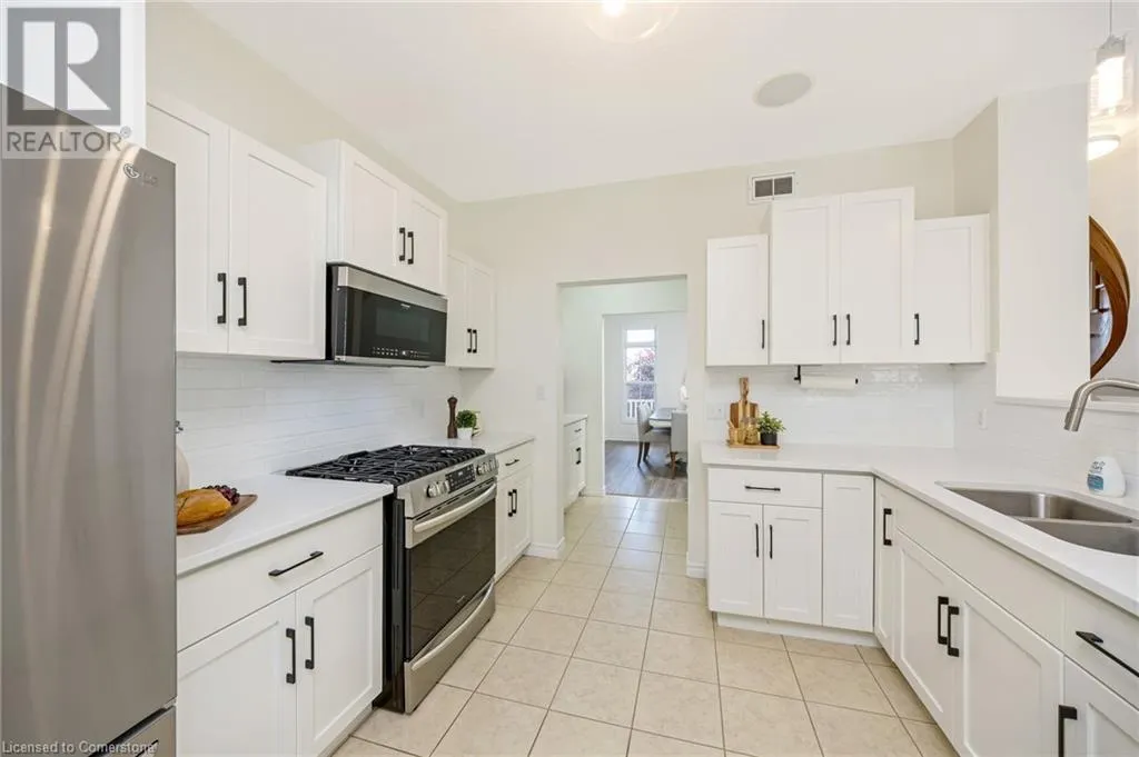 237 RIDGE TOP Crescent