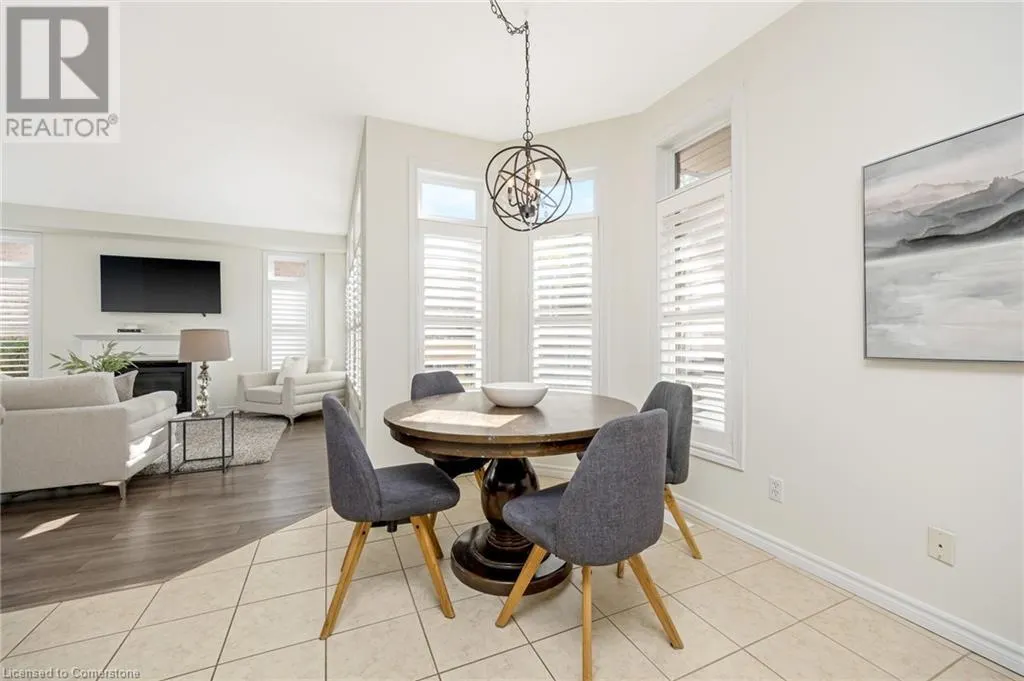 237 RIDGE TOP Crescent