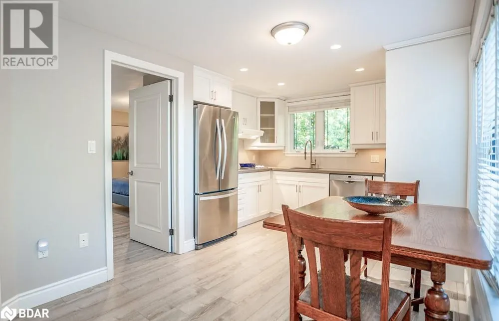 112 LAKESHORE Road W