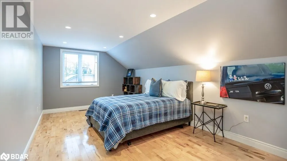 112 LAKESHORE Road W