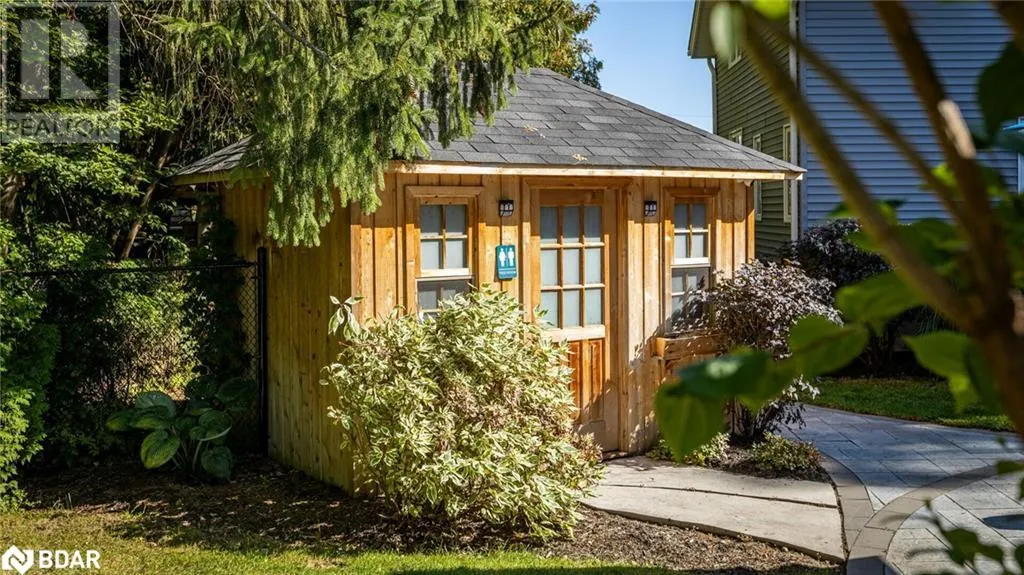 112 LAKESHORE Road W