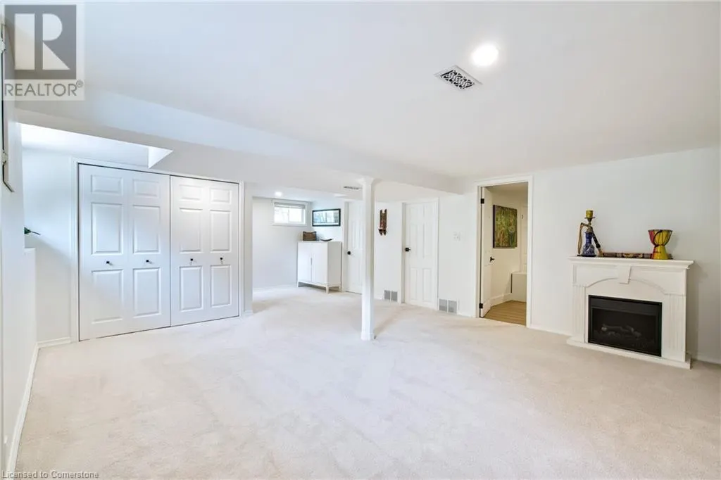 38 ALBANY Drive