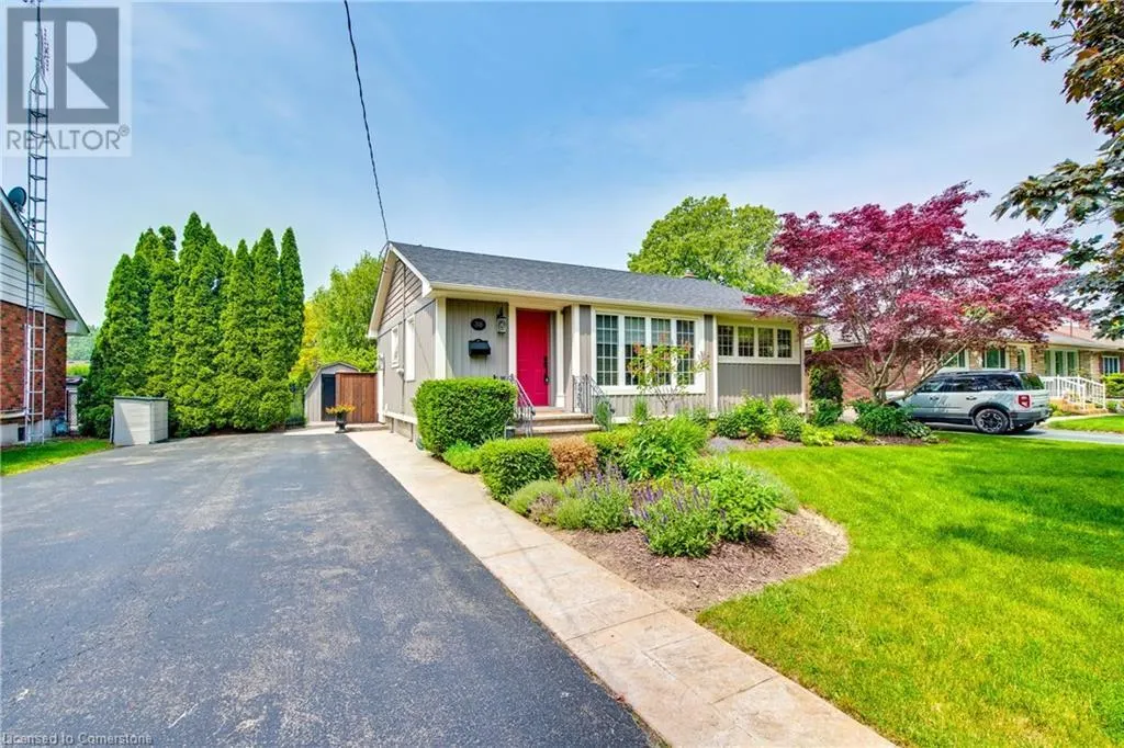 38 ALBANY Drive