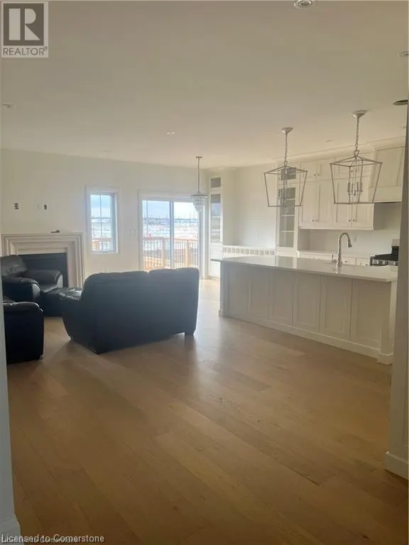 10 CRISTALLINA Drive Unit# Upper, #Upper