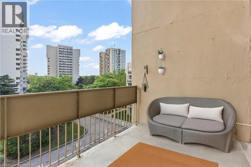 1300 MARLBOROUGH Court Unit# 523, #523