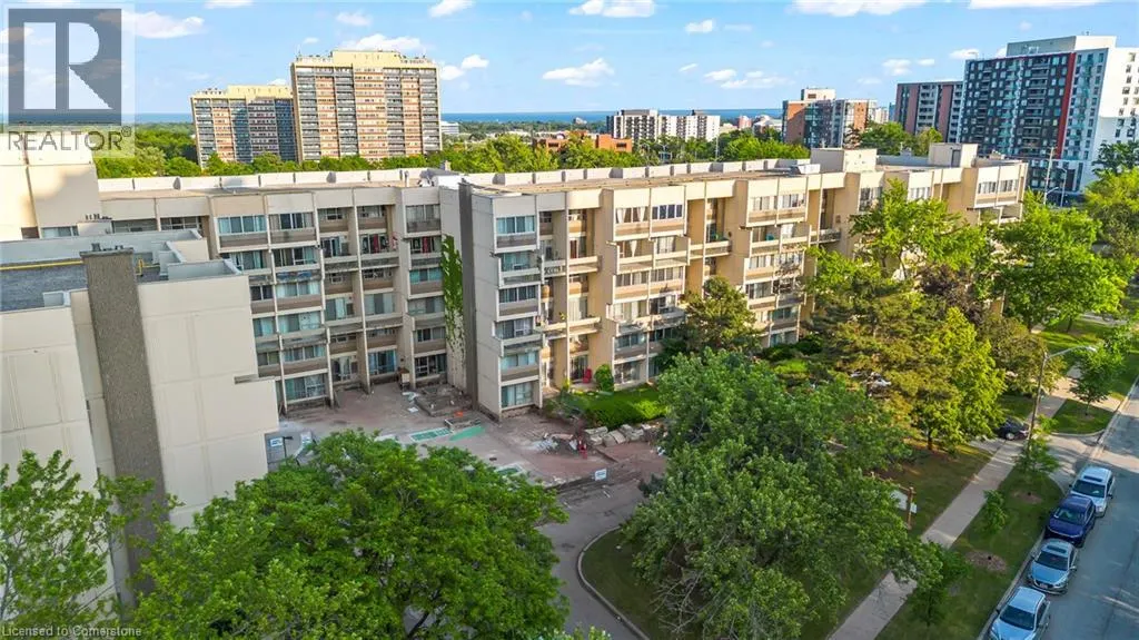 1300 MARLBOROUGH Court Unit# 523, #523
