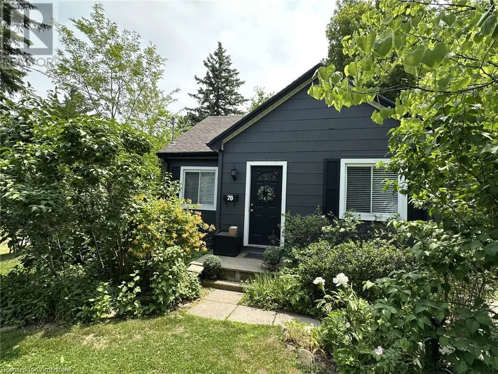 78 QUEENSWAY Drive E