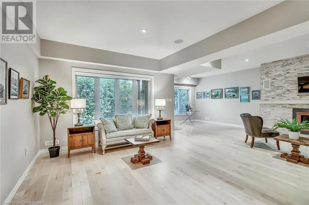 19 SIMMONDS Drive Unit# 14, #14