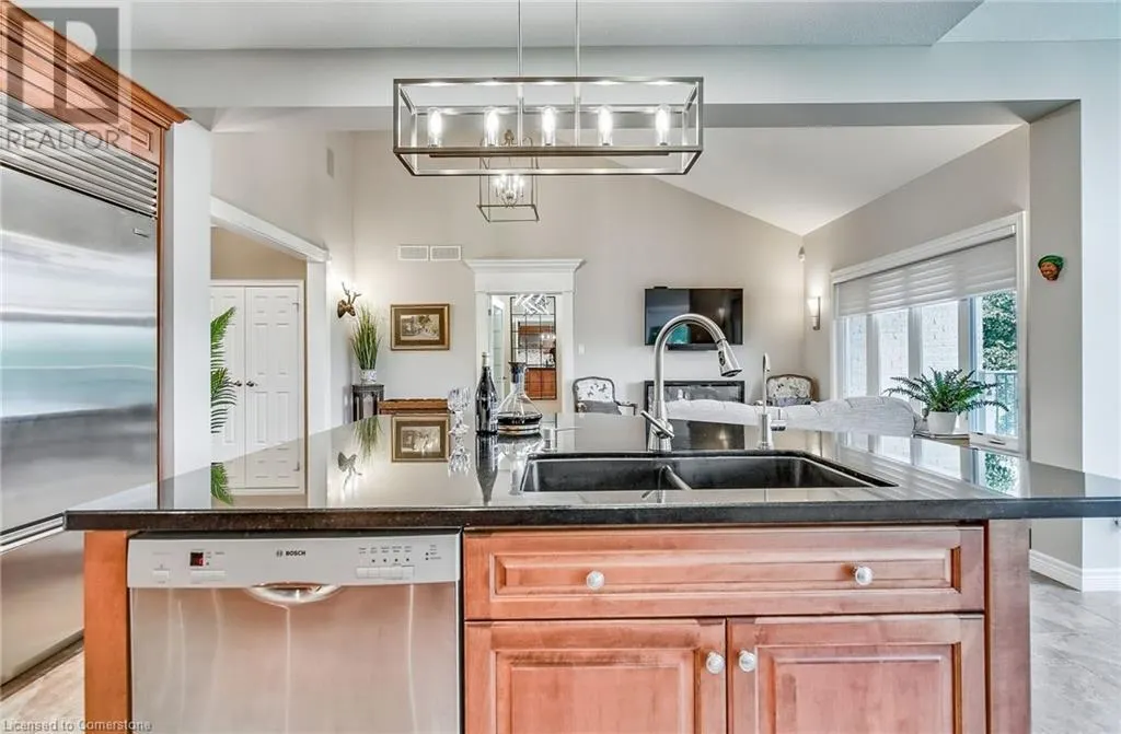 19 SIMMONDS Drive Unit# 14, #14