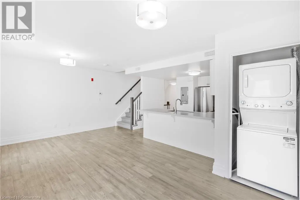 760 LAKESHORE Road E Unit# 206, #206