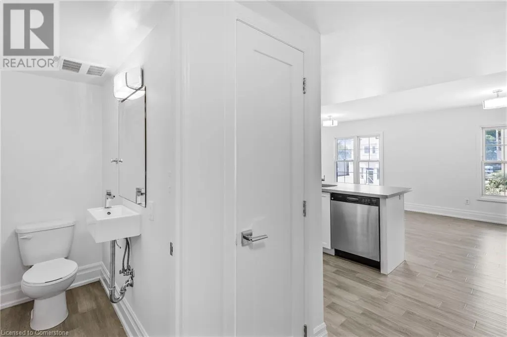 760 LAKESHORE Road E Unit# 206, #206