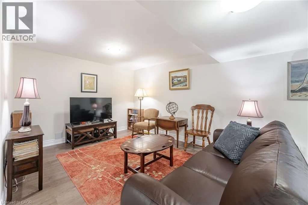 47 WINDSOR Circle