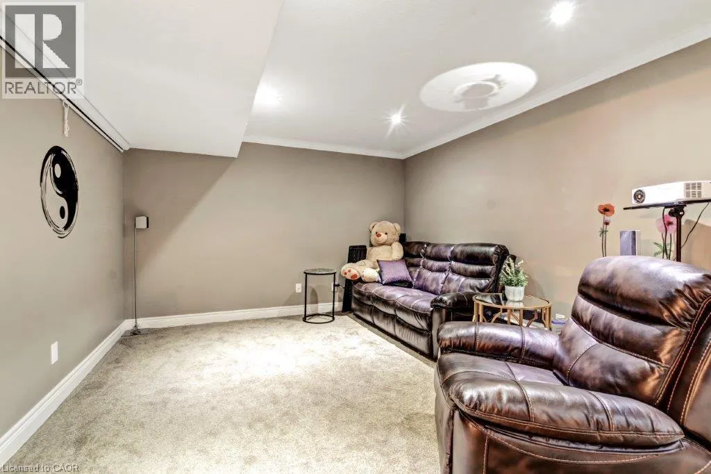194 DONLY Drive S Unit# 6, #6