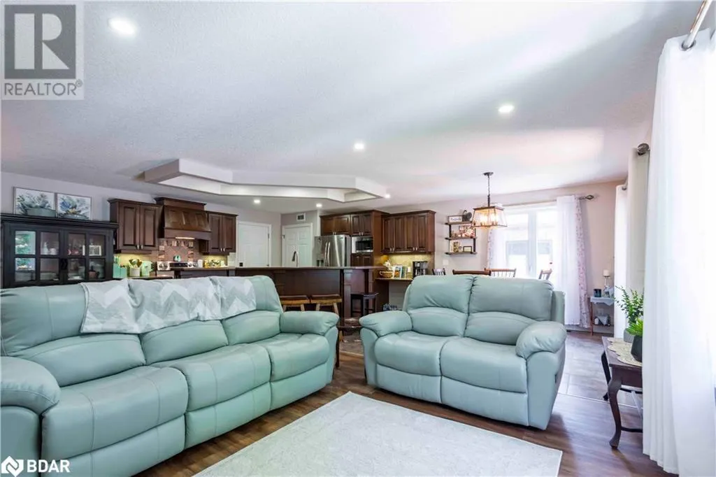 39 LAKEWOOD Crescent