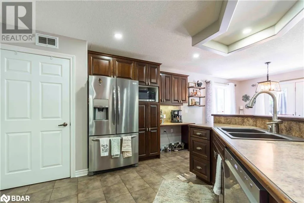 39 LAKEWOOD Crescent