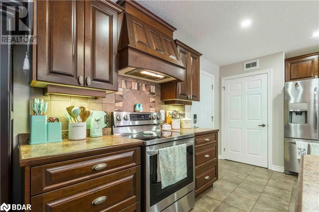 39 LAKEWOOD Crescent