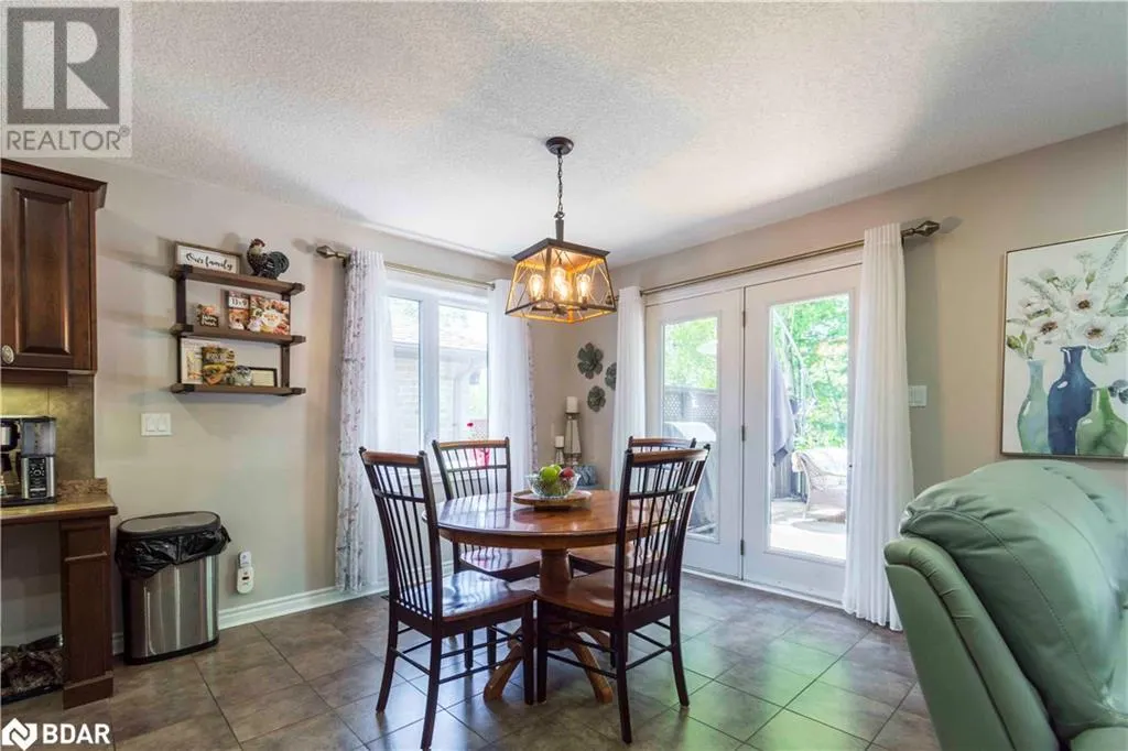 39 LAKEWOOD Crescent