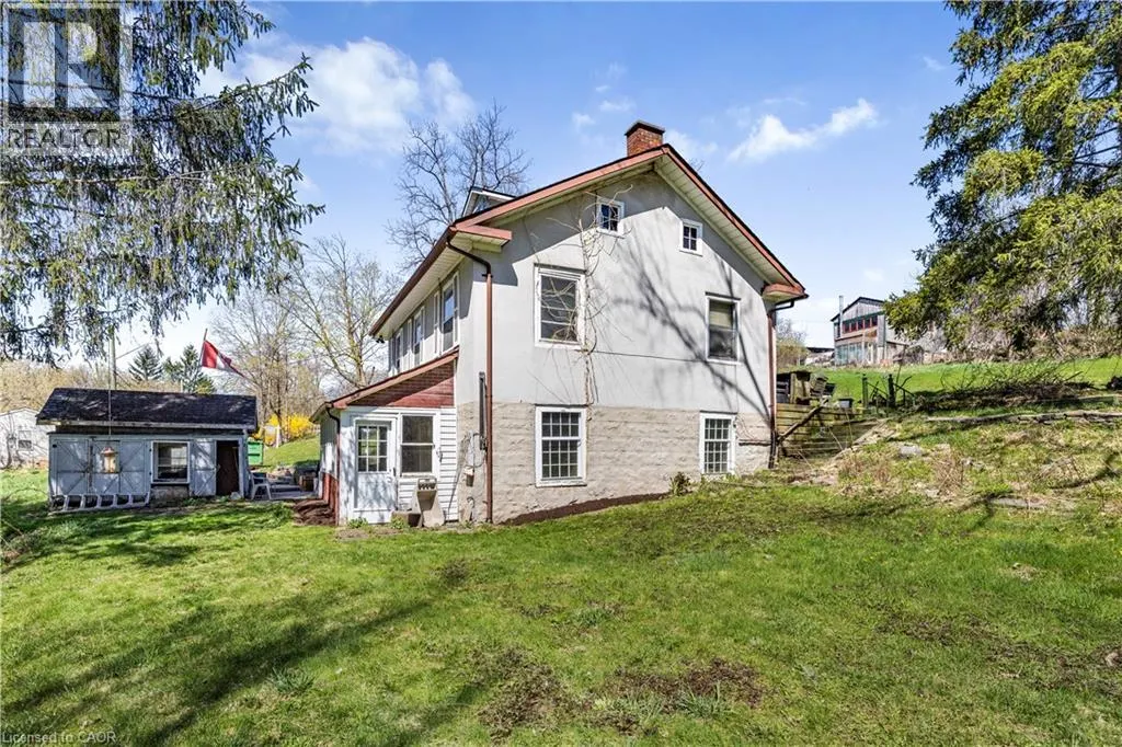 36 ELGIN E/S Street W