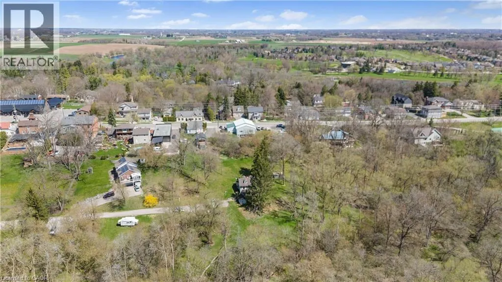 36 ELGIN E/S Street W