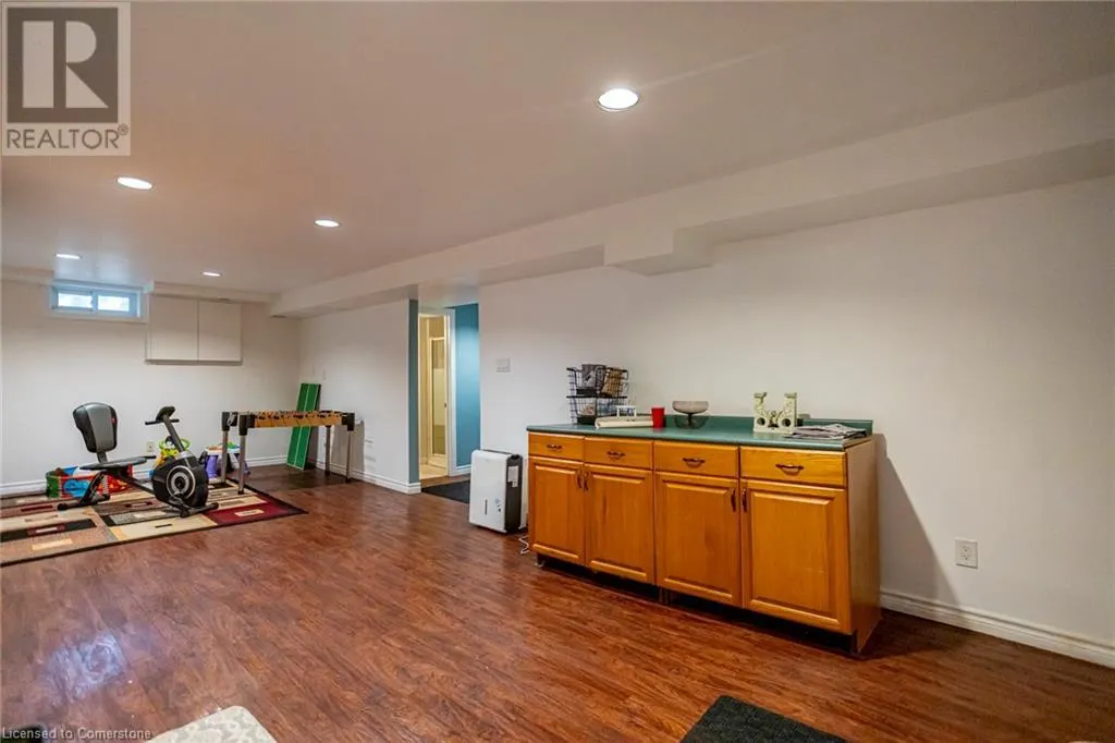 594 GORDON Avenue