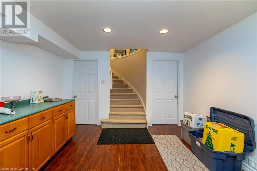 594 GORDON Avenue
