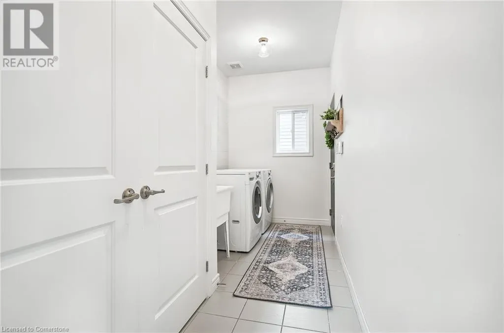 4884 ALLAN Court