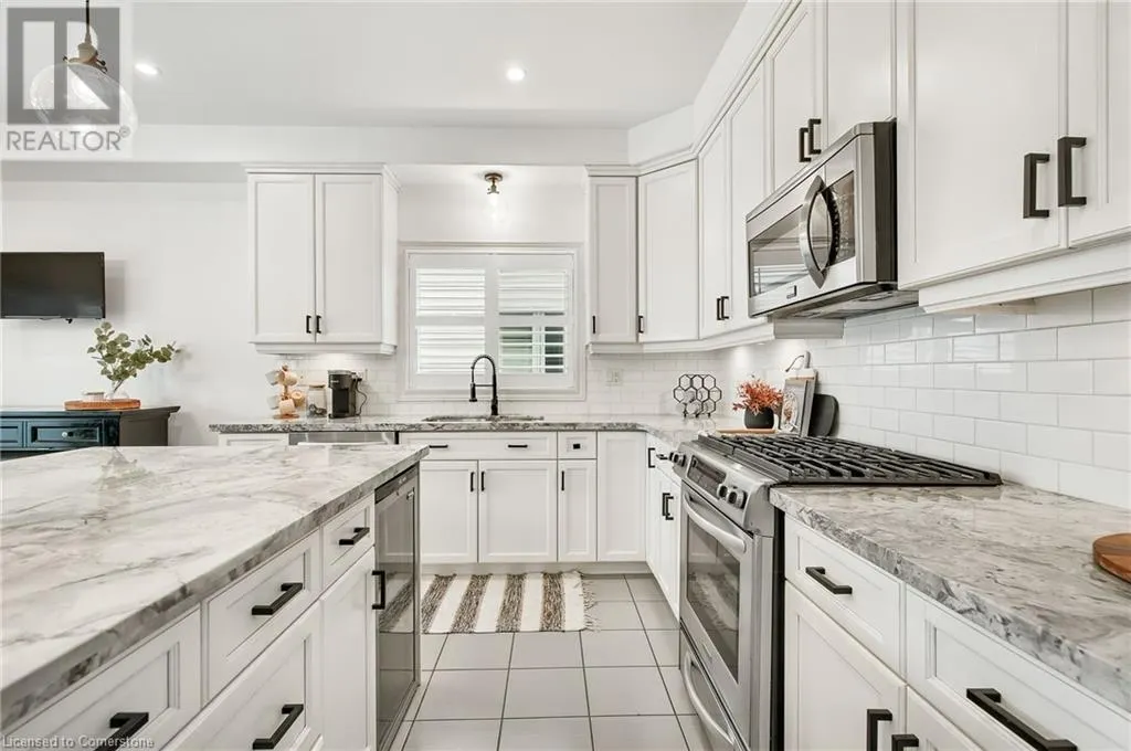 4884 ALLAN Court
