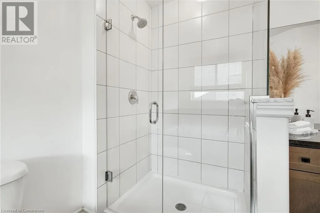 4884 ALLAN Court