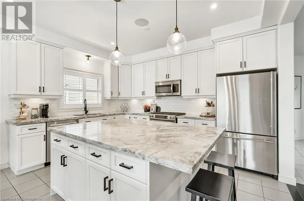 4884 ALLAN Court