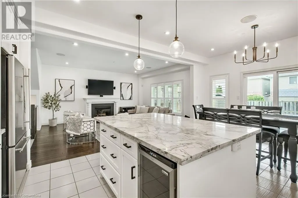 4884 ALLAN Court