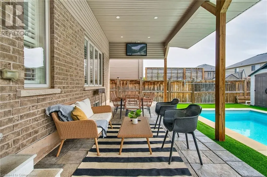 4884 ALLAN Court