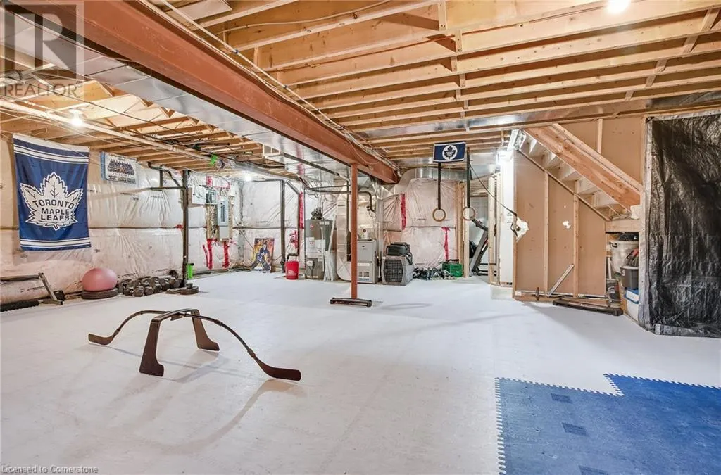 4884 ALLAN Court