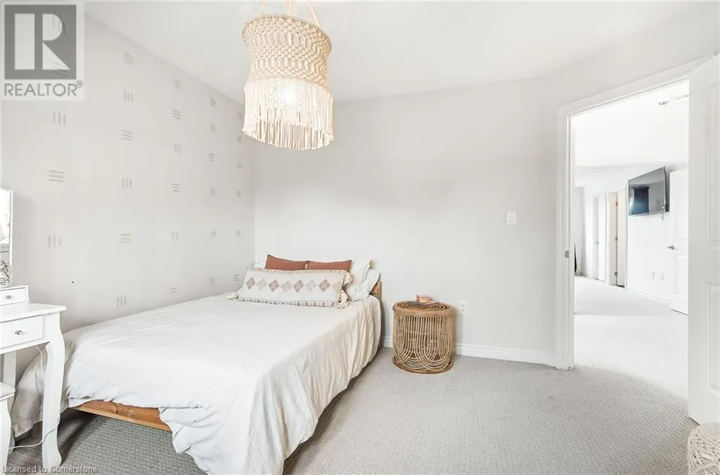 4884 ALLAN Court